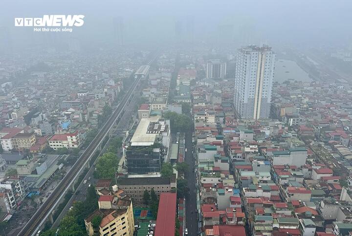 Sáng nay Hà Nội mù mịt, ô nhiễm không khí đứng thứ 2 thế giới- Ảnh 2. Sáng nay Hà Nội mù mịt, ô nhiễm không khí đứng thứ 2 thế giới- Ảnh 2.