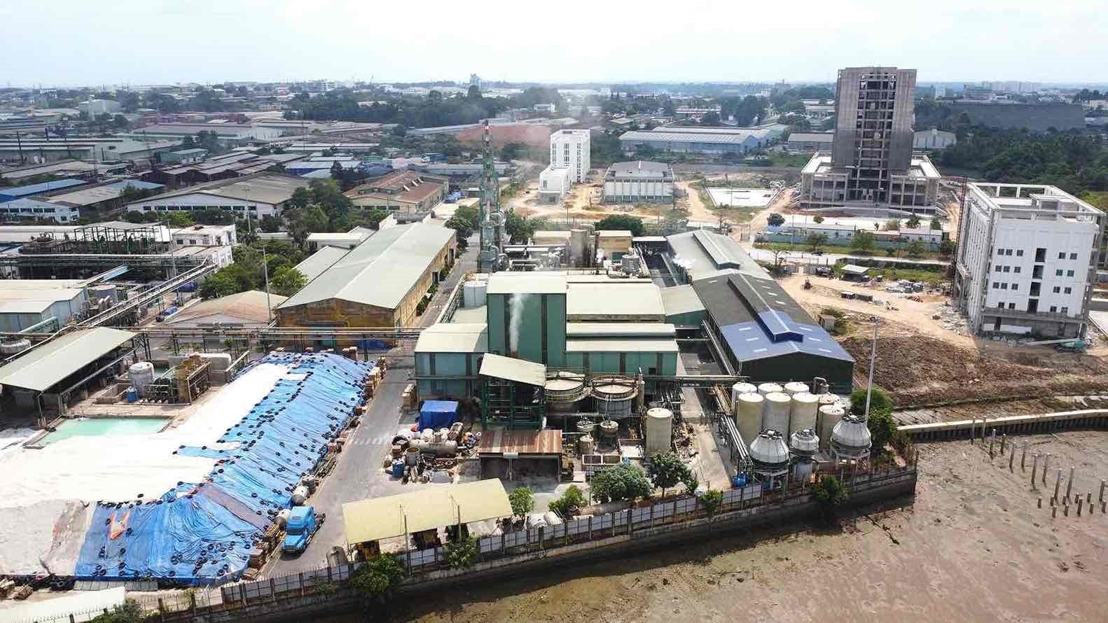 Một khu công nghiệp sẽ bị di dời bắt buộc, "không được lùi tiến độ"- Ảnh 1. Một khu công nghiệp sẽ bị di dời bắt buộc, "không được lùi tiến độ"- Ảnh 1.