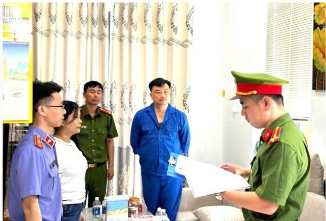 Khởi tố, bắt tạm giam Chủ tịch UBND phường và 4 cán bộ thuộc cấp- Ảnh 1. Khởi tố, bắt tạm giam Chủ tịch UBND phường và 4 cán bộ thuộc cấp- Ảnh 1.