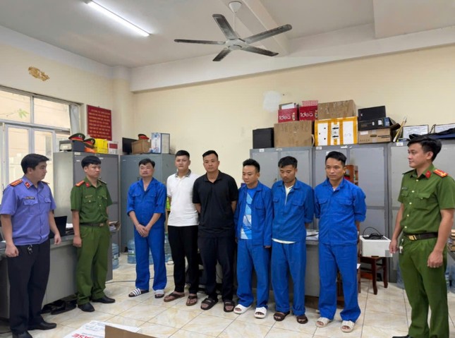 Khởi tố, bắt tạm giam Chủ tịch UBND phường và 4 cán bộ thuộc cấp- Ảnh 2. Khởi tố, bắt tạm giam Chủ tịch UBND phường và 4 cán bộ thuộc cấp- Ảnh 2.