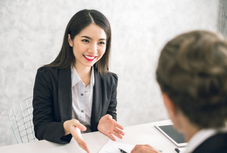 Khi được khen “bạn xinh quá”, người thường nói “cảm ơn”, người EQ cao ghi điểm nhờ cách trả lời tinh tế này- Ảnh 1. Khi được khen “bạn xinh quá”, người thường nói “cảm ơn”, người EQ cao ghi điểm nhờ cách trả lời tinh tế này- Ảnh 1.