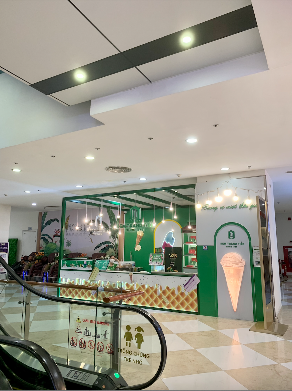Một TTTM tại Hà Nội bỗng vắng tanh cả 5 tầng, hàng quán dọn đi hết: Sự thật là gì?- Ảnh 10. Một TTTM tại Hà Nội bỗng vắng tanh cả 5 tầng, hàng quán dọn đi hết: Sự thật là gì?- Ảnh 10.