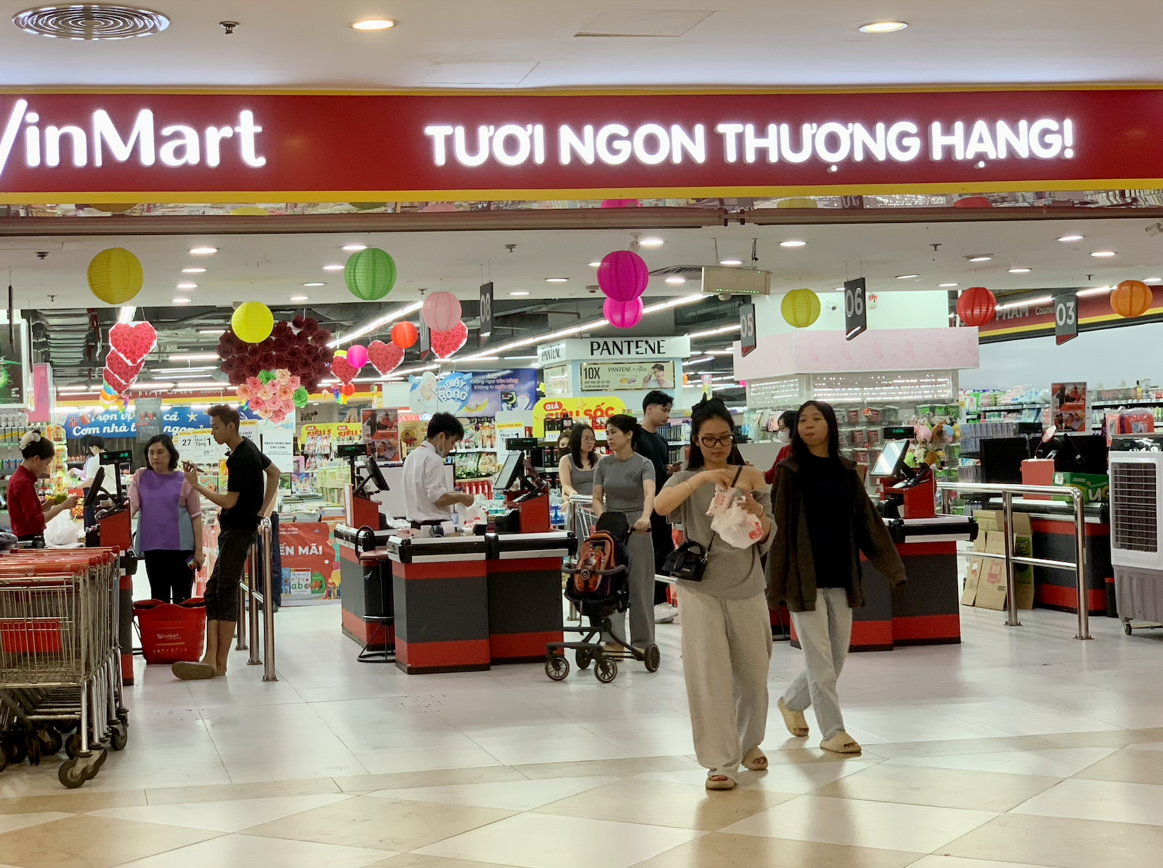Một TTTM tại Hà Nội bỗng vắng tanh cả 5 tầng, hàng quán dọn đi hết: Sự thật là gì?- Ảnh 14. Một TTTM tại Hà Nội bỗng vắng tanh cả 5 tầng, hàng quán dọn đi hết: Sự thật là gì?- Ảnh 14.