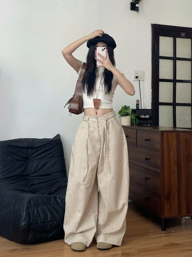 Cô gái có chiều cao khiêm tốn lại là IT Girl toàn cầu, chứng minh: Chỉ cần mặc đẹp, dẫu không cao thì người khác vẫn ngước nhìn!- Ảnh 19. Cô gái có chiều cao khiêm tốn lại là IT Girl toàn cầu, chứng minh: Chỉ cần mặc đẹp, dẫu không cao thì người khác vẫn ngước nhìn!- Ảnh 19.