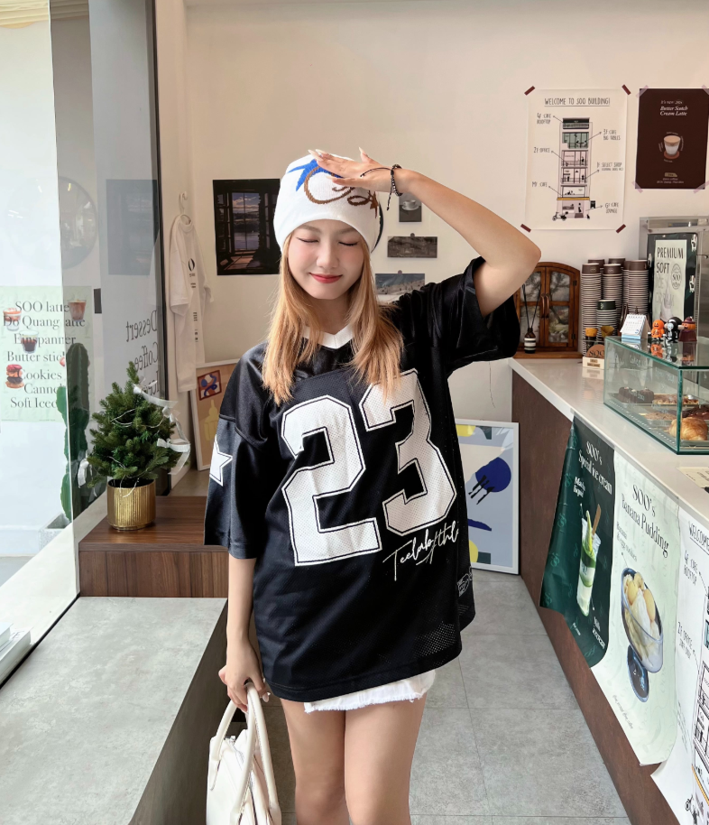 Cô gái có chiều cao khiêm tốn lại là IT Girl toàn cầu, chứng minh: Chỉ cần mặc đẹp, dẫu không cao thì người khác vẫn ngước nhìn!- Ảnh 24. Cô gái có chiều cao khiêm tốn lại là IT Girl toàn cầu, chứng minh: Chỉ cần mặc đẹp, dẫu không cao thì người khác vẫn ngước nhìn!- Ảnh 24.