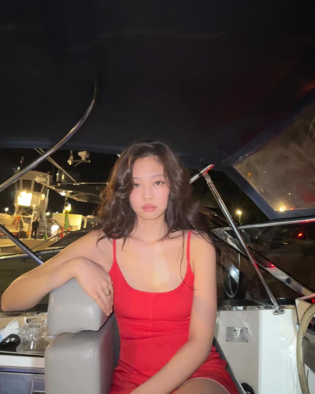Cô gái có chiều cao khiêm tốn lại là IT Girl toàn cầu, chứng minh: Chỉ cần mặc đẹp, dẫu không cao thì người khác vẫn ngước nhìn!- Ảnh 4. Cô gái có chiều cao khiêm tốn lại là IT Girl toàn cầu, chứng minh: Chỉ cần mặc đẹp, dẫu không cao thì người khác vẫn ngước nhìn!- Ảnh 4.