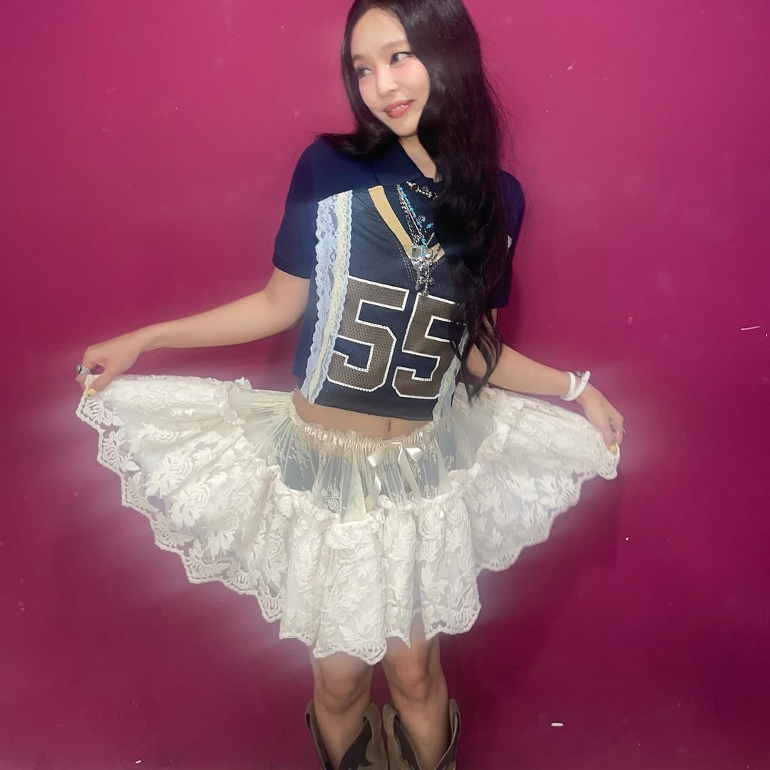Cô gái có chiều cao khiêm tốn lại là IT Girl toàn cầu, chứng minh: Chỉ cần mặc đẹp, dẫu không cao thì người khác vẫn ngước nhìn!- Ảnh 21. Cô gái có chiều cao khiêm tốn lại là IT Girl toàn cầu, chứng minh: Chỉ cần mặc đẹp, dẫu không cao thì người khác vẫn ngước nhìn!- Ảnh 21.