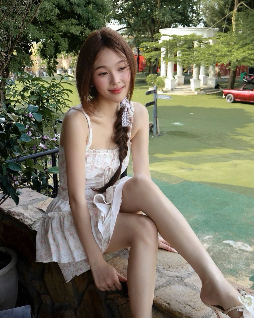 Cô gái có chiều cao khiêm tốn lại là IT Girl toàn cầu, chứng minh: Chỉ cần mặc đẹp, dẫu không cao thì người khác vẫn ngước nhìn!- Ảnh 7. Cô gái có chiều cao khiêm tốn lại là IT Girl toàn cầu, chứng minh: Chỉ cần mặc đẹp, dẫu không cao thì người khác vẫn ngước nhìn!- Ảnh 7.