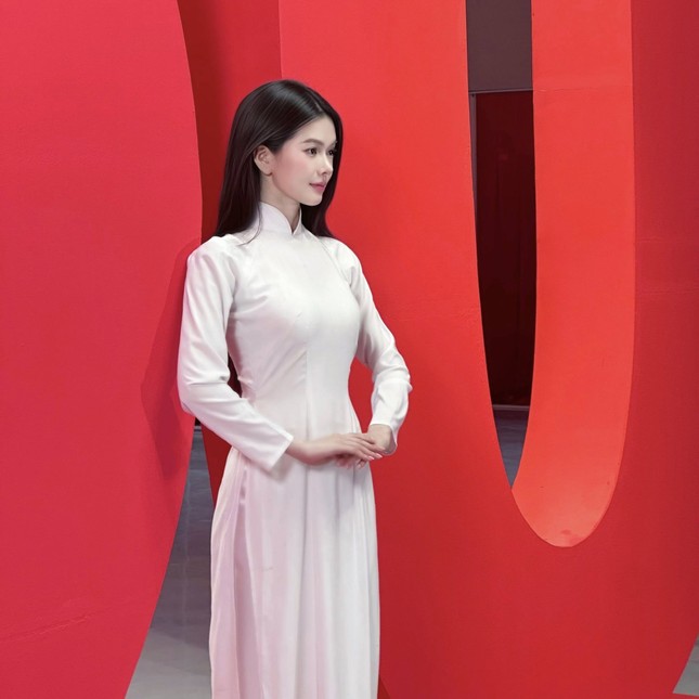 Nàng thơ nhảy cùng Soobin được dân mạng khen ‘khí chất công chúa’ là ai?- Ảnh 5. Nàng thơ nhảy cùng Soobin được dân mạng khen ‘khí chất công chúa’ là ai?- Ảnh 5.