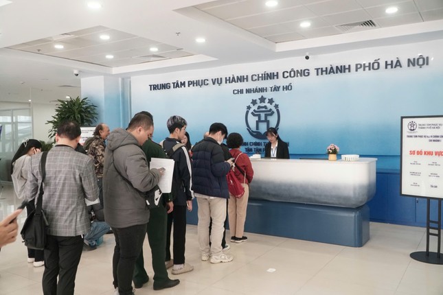 Hà Nội: Tiếp nhận 100% hồ sơ liên quan đến đất đai qua hình thức trực tuyến- Ảnh 1. Hà Nội: Tiếp nhận 100% hồ sơ liên quan đến đất đai qua hình thức trực tuyến- Ảnh 1.