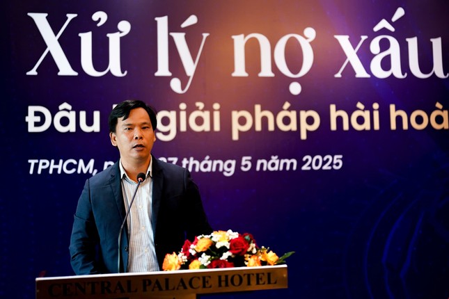 Không thể gỡ nợ xấu nếu tín dụng bất động sản 'đóng băng'- Ảnh 4. Không thể gỡ nợ xấu nếu tín dụng bất động sản 'đóng băng'- Ảnh 4.