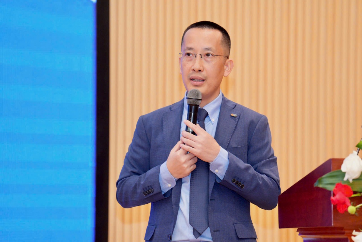 Phó Chủ tịch MB kể về team chuyên đi 'lừa' và 'hack' để bảo vệ hơn 30 triệu khách hàng: Nhóm này thậm chí đã lừa được cả lãnh đạo cấp cao ngân hàng- Ảnh 1. Phó Chủ tịch MB kể về team chuyên đi 'lừa' và 'hack' để bảo vệ hơn 30 triệu khách hàng: Nhóm này thậm chí đã lừa được cả lãnh đạo cấp cao ngân hàng- Ảnh 1.