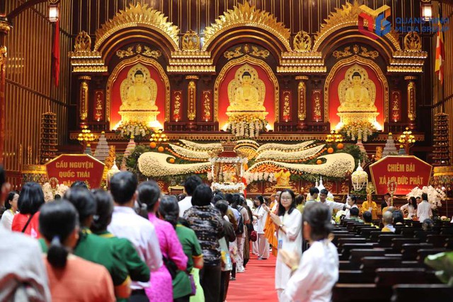 Trong 4 ngày, hơn 1 triệu lượt người tham dự sự kiện chưa từng có tại Quảng Ninh- Ảnh 2. Trong 4 ngày, hơn 1 triệu lượt người tham dự sự kiện chưa từng có tại Quảng Ninh- Ảnh 2.