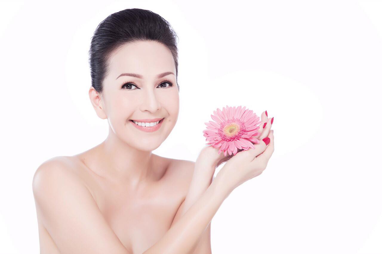 Mỹ nhân Việt cả đời được tung hô là "hoa hậu không ngai", đẹp ngất ngây nhờ 1 bí quyết ít ai dám làm- Ảnh 5. Mỹ nhân Việt cả đời được tung hô là "hoa hậu không ngai", đẹp ngất ngây nhờ 1 bí quyết ít ai dám làm- Ảnh 5.