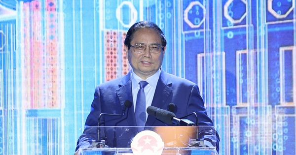 Thủ tướng mong ngành ngân hàng 'mở lòng ra một chút nữa', giảm thêm lãi suất cho gói tín dụng 500.000 tỷ- Ảnh 2. Thủ tướng mong ngành ngân hàng 'mở lòng ra một chút nữa', giảm thêm lãi suất cho gói tín dụng 500.000 tỷ- Ảnh 2.