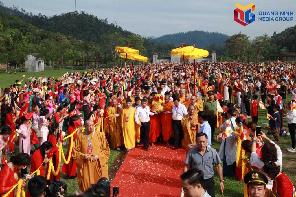 Trong 4 ngày, hơn 1 triệu lượt người tham dự sự kiện chưa từng có tại Quảng Ninh- Ảnh 5. Trong 4 ngày, hơn 1 triệu lượt người tham dự sự kiện chưa từng có tại Quảng Ninh- Ảnh 5.