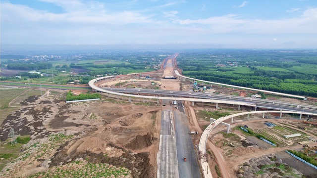 "Siêu đường" 17.800 tỷ của Việt Nam: 1 mét gần 330 triệu - phải xong trước Sân bay Long Thành- Ảnh 2. "Siêu đường" 17.800 tỷ của Việt Nam: 1 mét gần 330 triệu - phải xong trước Sân bay Long Thành- Ảnh 2.