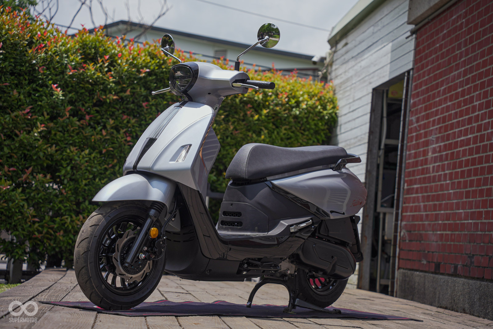 Cận cảnh mẫu xe tay ga 158cc của SYM: Đẹp như Vespa, thực dụng như Honda- Ảnh 1. Cận cảnh mẫu xe tay ga 158cc của SYM: Đẹp như Vespa, thực dụng như Honda- Ảnh 1.