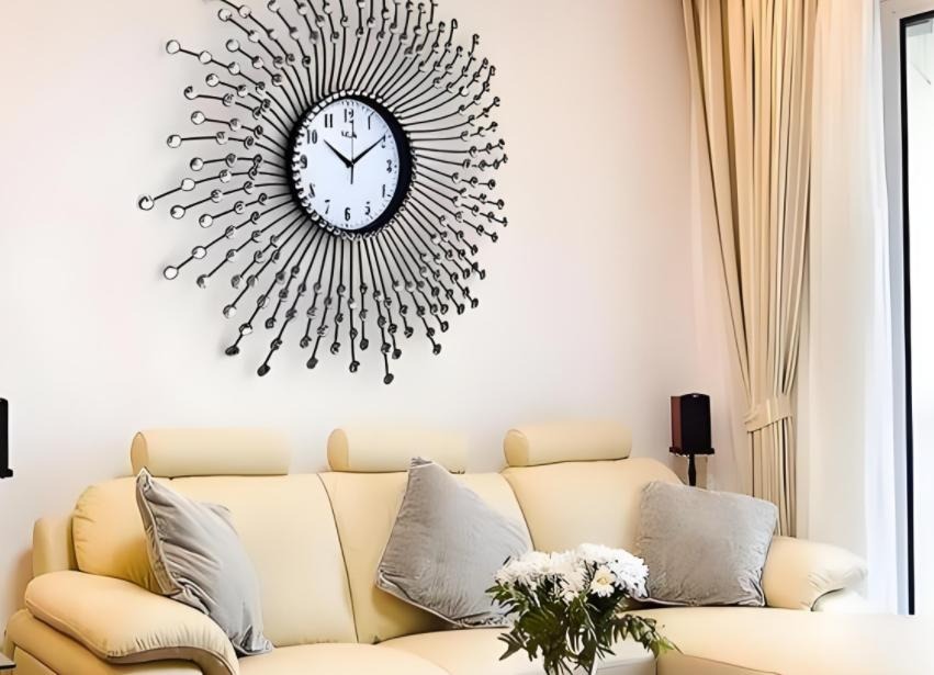 Đồng hồ và gương trong nhà: Đặt sai vị trí là rước họa, đặt đúng thì thuận phong thủy, hút tiền vào như nước- Ảnh 2. Đồng hồ và gương trong nhà: Đặt sai vị trí là rước họa, đặt đúng thì thuận phong thủy, hút tiền vào như nước- Ảnh 2.