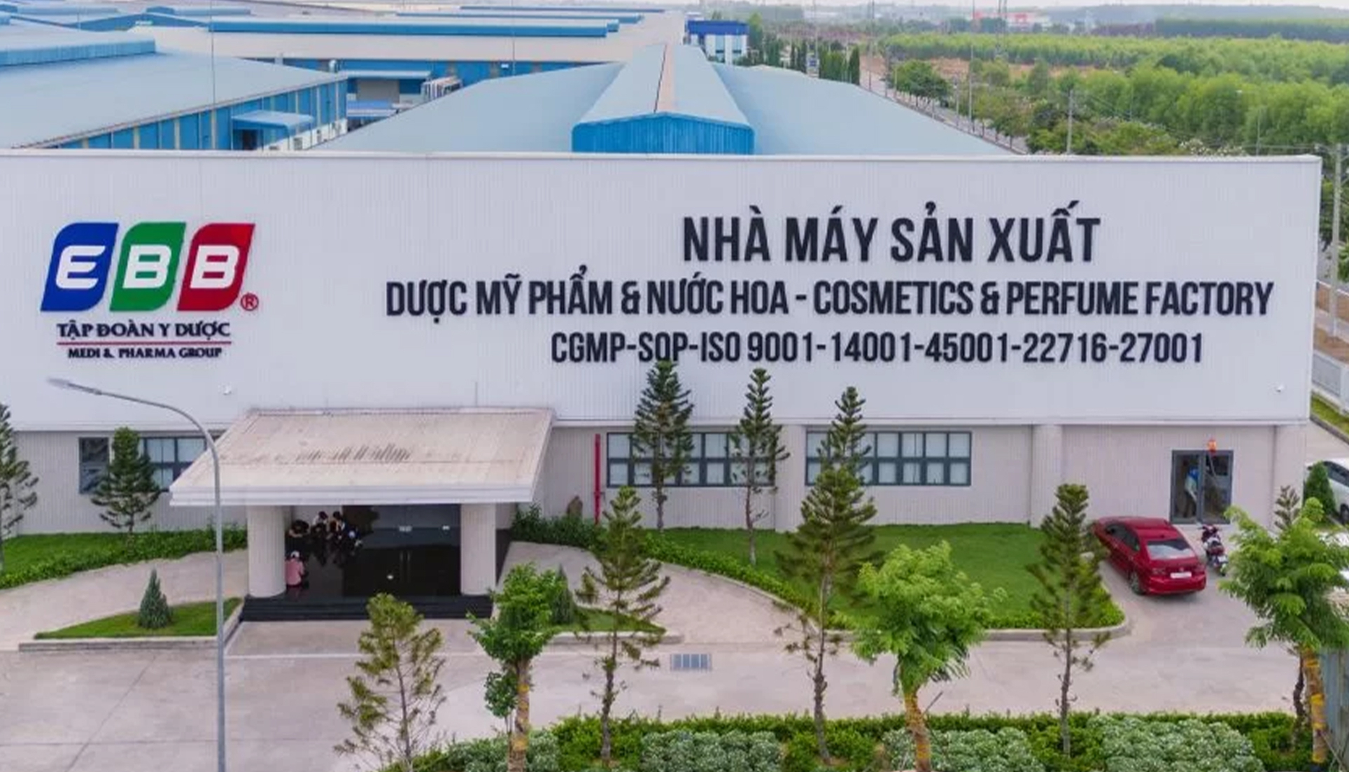 "Chất lạ" trong mỹ phẩm nhà Đoàn Di Băng: Nguy cơ nào với người dùng?- Ảnh 3. "Chất lạ" trong mỹ phẩm nhà Đoàn Di Băng: Nguy cơ nào với người dùng?- Ảnh 3.