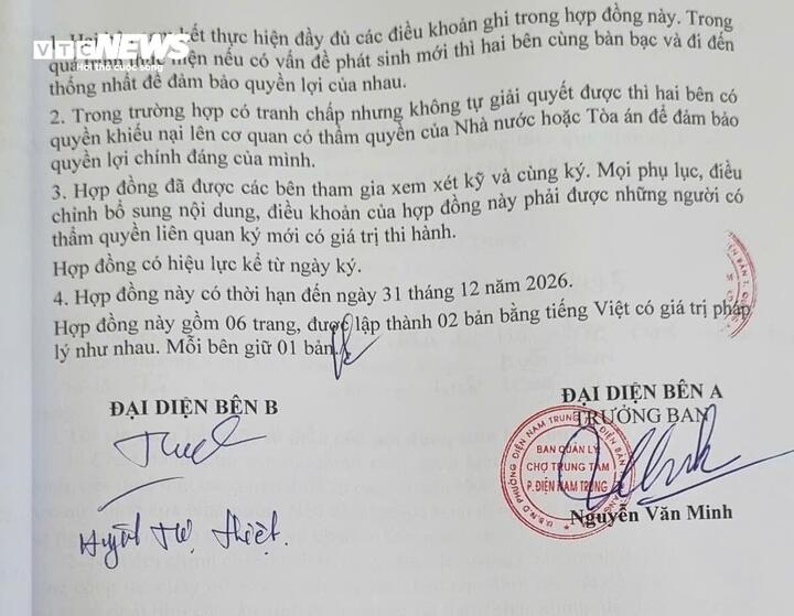 Giá thuê mặt bằng ở chợ đột ngột tăng vọt, hàng trăm tiểu thương điêu đứng- Ảnh 2. Giá thuê mặt bằng ở chợ đột ngột tăng vọt, hàng trăm tiểu thương điêu đứng- Ảnh 2.