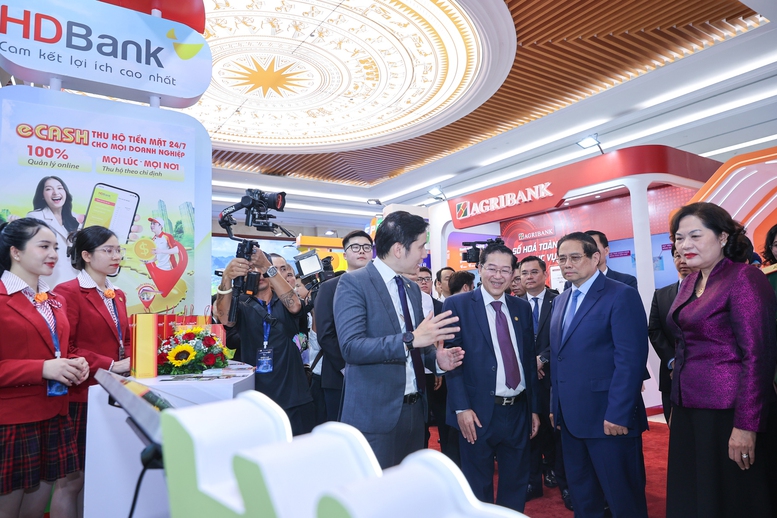 Paste to Pay và Thanh toán không chạm gây ấn tượng tại Ngày Chuyển đổi số ngành Ngân hàng 2025- Ảnh 4. Paste to Pay và Thanh toán không chạm gây ấn tượng tại Ngày Chuyển đổi số ngành Ngân hàng 2025- Ảnh 4.