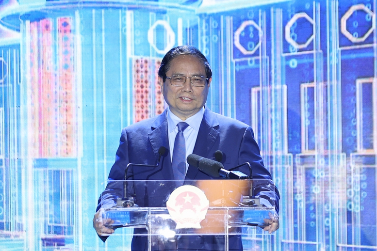 Thủ tướng mong ngành ngân hàng 'mở lòng ra một chút nữa', giảm thêm lãi suất cho gói tín dụng 500.000 tỷ- Ảnh 1. Thủ tướng mong ngành ngân hàng 'mở lòng ra một chút nữa', giảm thêm lãi suất cho gói tín dụng 500.000 tỷ- Ảnh 1.