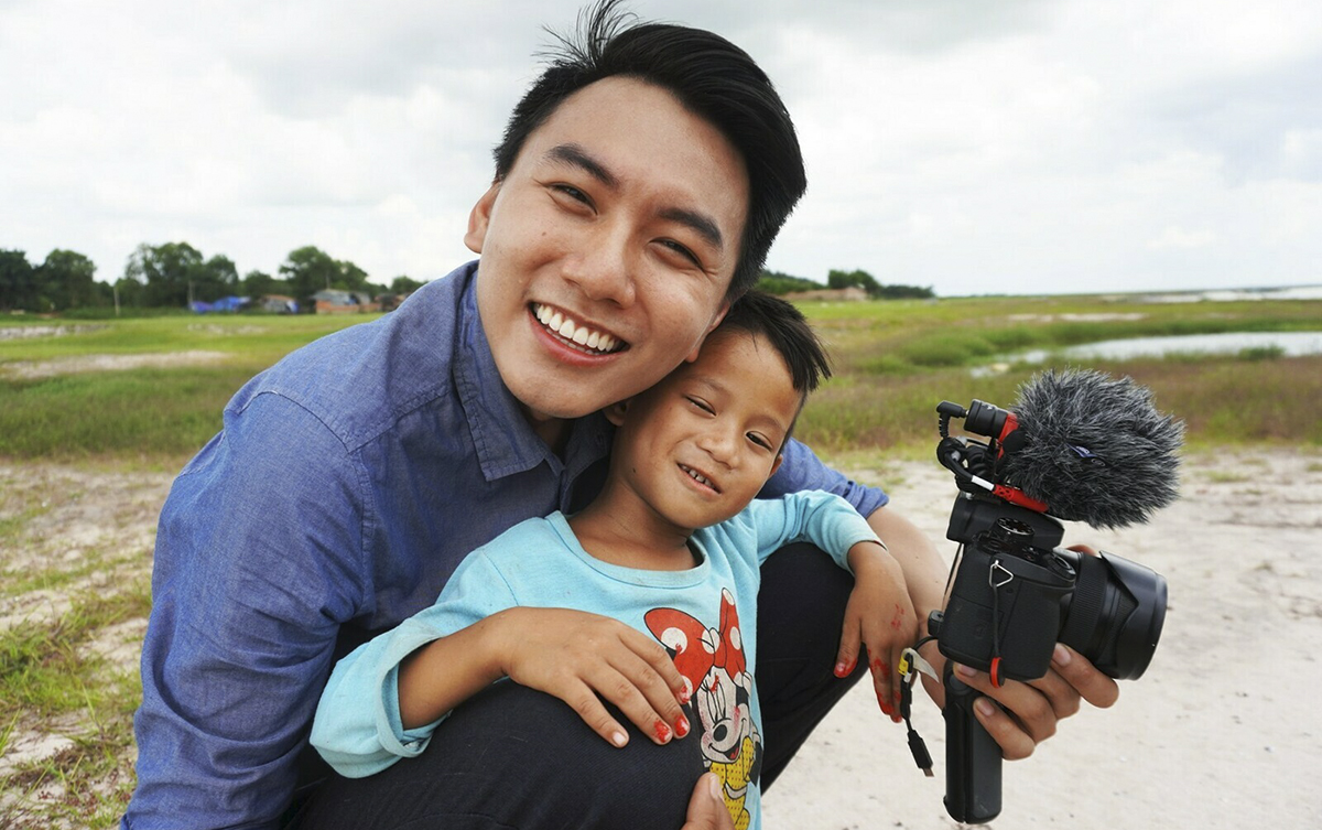 Hơn 2 triệu người theo dõi, được coi là youtuber “sạch sẽ” nhất MXH Việt Nam: Học cách Khoai Lang Thang xây dựng thương hiệu cá nhân giữa thế giới mạng hỗn loạn- Ảnh 4. Hơn 2 triệu người theo dõi, được coi là youtuber “sạch sẽ” nhất MXH Việt Nam: Học cách Khoai Lang Thang xây dựng thương hiệu cá nhân giữa thế giới mạng hỗn loạn- Ảnh 4.