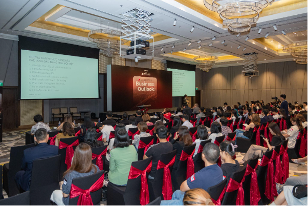 upGrad đồng hành cùng lãnh đạo Việt: Mở khóa tư duy mới tại Business Outlook 2025 - 2026- Ảnh 1. upGrad đồng hành cùng lãnh đạo Việt: Mở khóa tư duy mới tại Business Outlook 2025 - 2026- Ảnh 1.