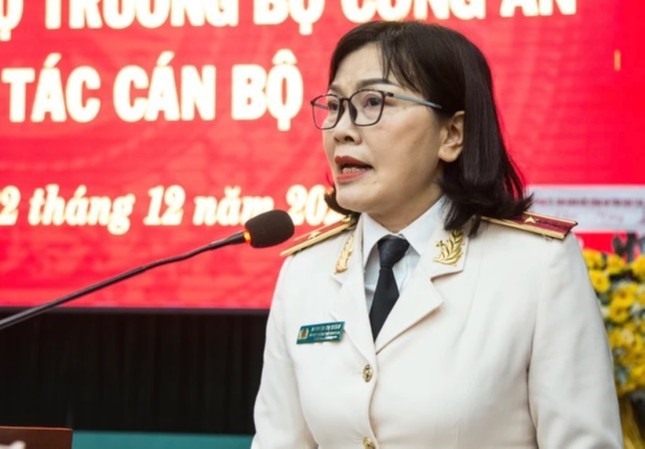 Bộ trưởng Công an ký quyết định nghỉ hưu với Thiếu tướng Nguyễn Thị Xuân- Ảnh 1. Bộ trưởng Công an ký quyết định nghỉ hưu với Thiếu tướng Nguyễn Thị Xuân- Ảnh 1.