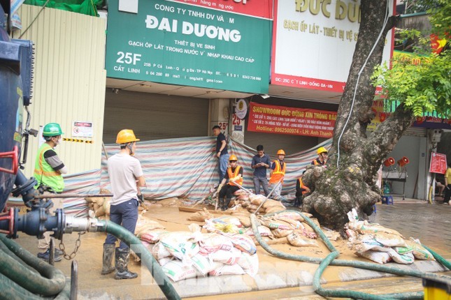 Vụ bùn đất metro Nhổn - ga Hà Nội 'tấn công' nhà dân: Có phải bồi thường?- Ảnh 2. Vụ bùn đất metro Nhổn - ga Hà Nội 'tấn công' nhà dân: Có phải bồi thường?- Ảnh 2.
