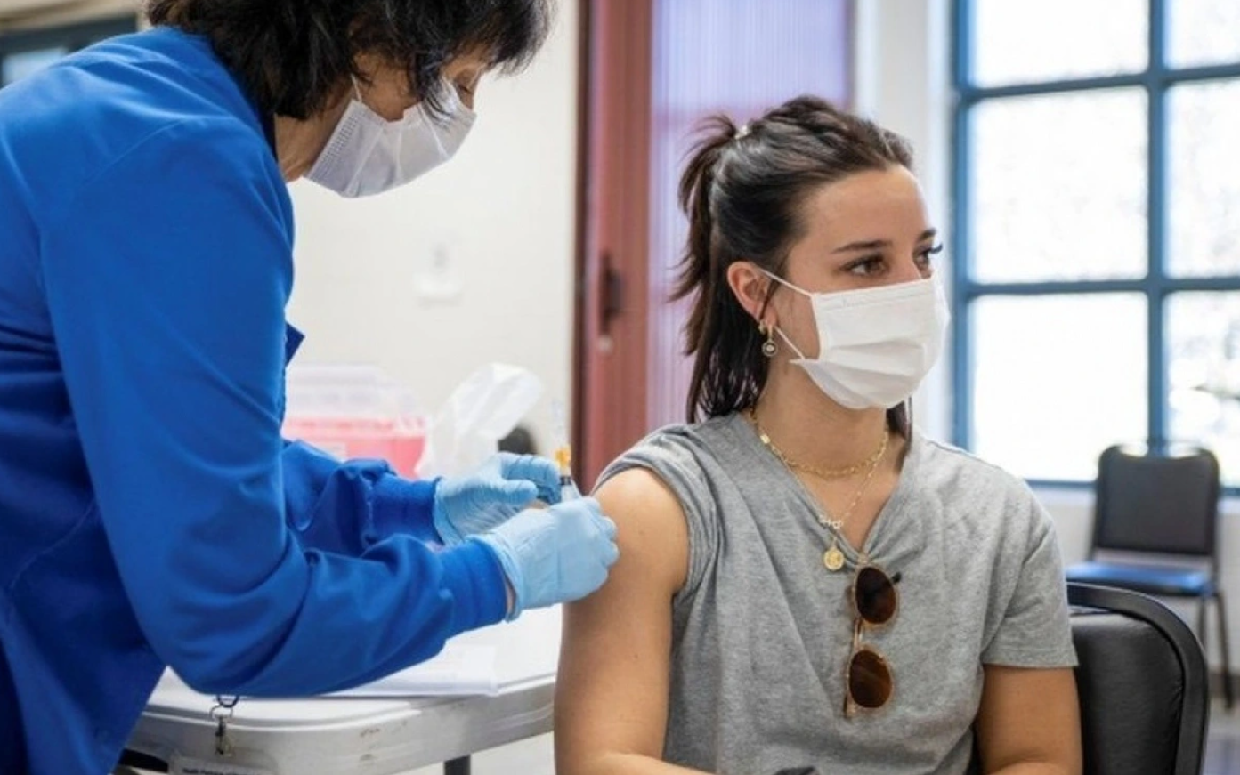 CDC Mỹ BỎ khuyến cáo tiêm vắc xin COVID-19 cho trẻ em và phụ nữ mang thai: Không cần thiết- Ảnh 2.