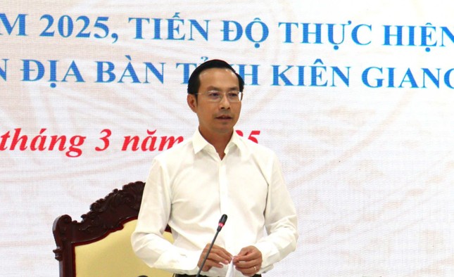 Chủ tịch tỉnh Kiên Giang nhận thêm nhiệm vụ- Ảnh 1. Chủ tịch tỉnh Kiên Giang nhận thêm nhiệm vụ- Ảnh 1.