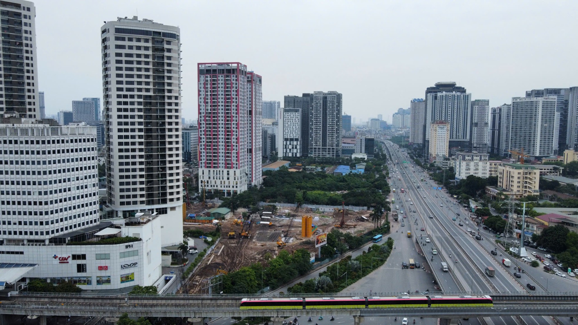 Cận cảnh khu 'đất vàng' 3 mặt tiền ở Hà Nội được đổi chủ sau nhiều năm bỏ hoang- Ảnh 4. Cận cảnh khu 'đất vàng' 3 mặt tiền ở Hà Nội được đổi chủ sau nhiều năm bỏ hoang- Ảnh 4.