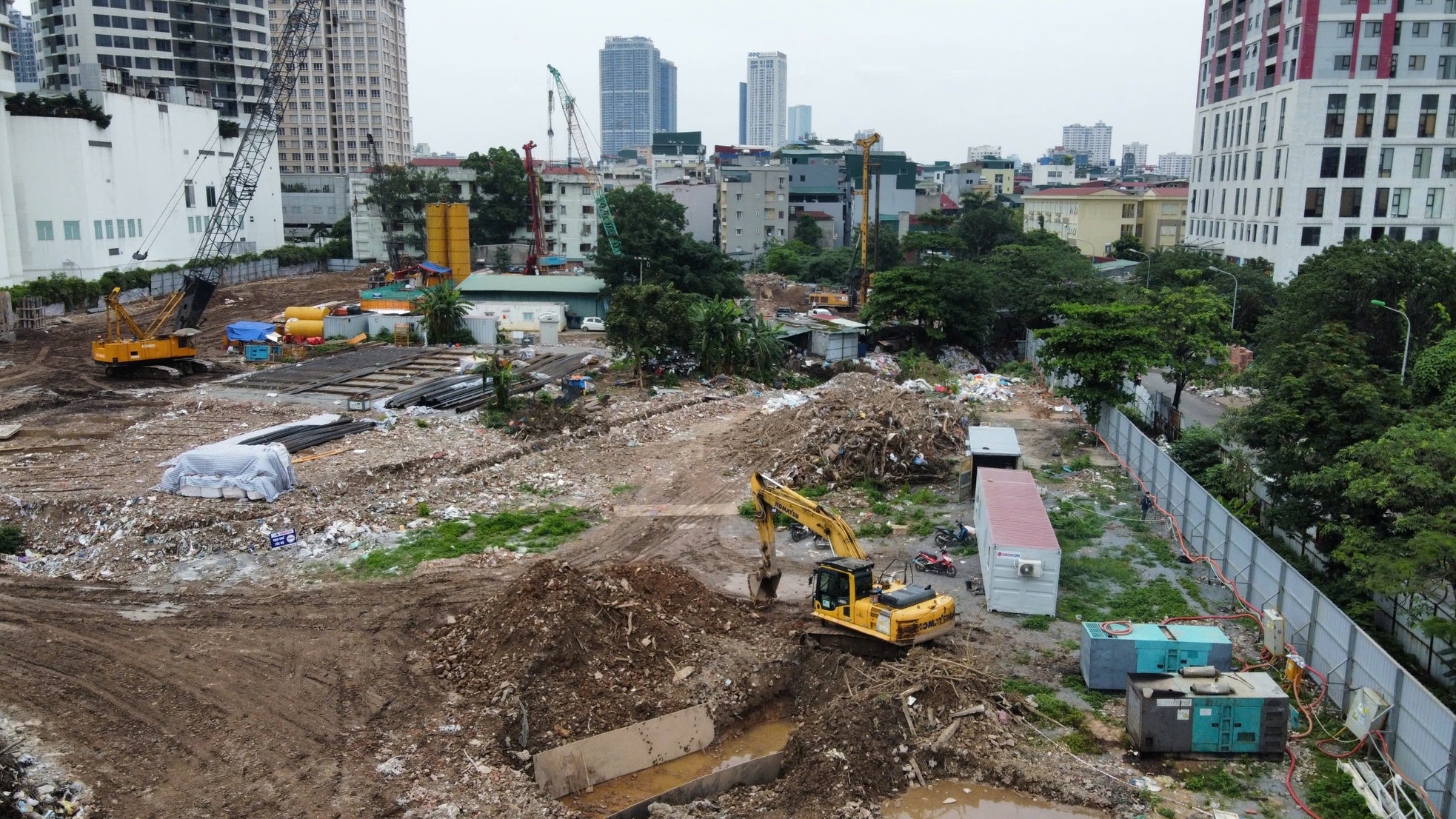 Cận cảnh khu 'đất vàng' 3 mặt tiền ở Hà Nội được đổi chủ sau nhiều năm bỏ hoang- Ảnh 7. Cận cảnh khu 'đất vàng' 3 mặt tiền ở Hà Nội được đổi chủ sau nhiều năm bỏ hoang- Ảnh 7.