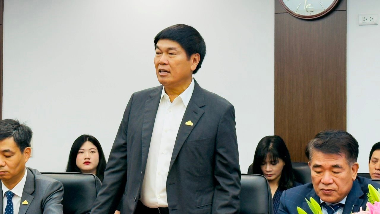 Tỷ phú Trần Đình Long: Đường sắt cao tốc Bắc Nam - 'Thời cơ nghìn năm có một' hay sẽ 'chẳng có gì để nói' nếu chỉ nhập khẩu?- Ảnh 1. Tỷ phú Trần Đình Long: Đường sắt cao tốc Bắc Nam - 'Thời cơ nghìn năm có một' hay sẽ 'chẳng có gì để nói' nếu chỉ nhập khẩu?- Ảnh 1.