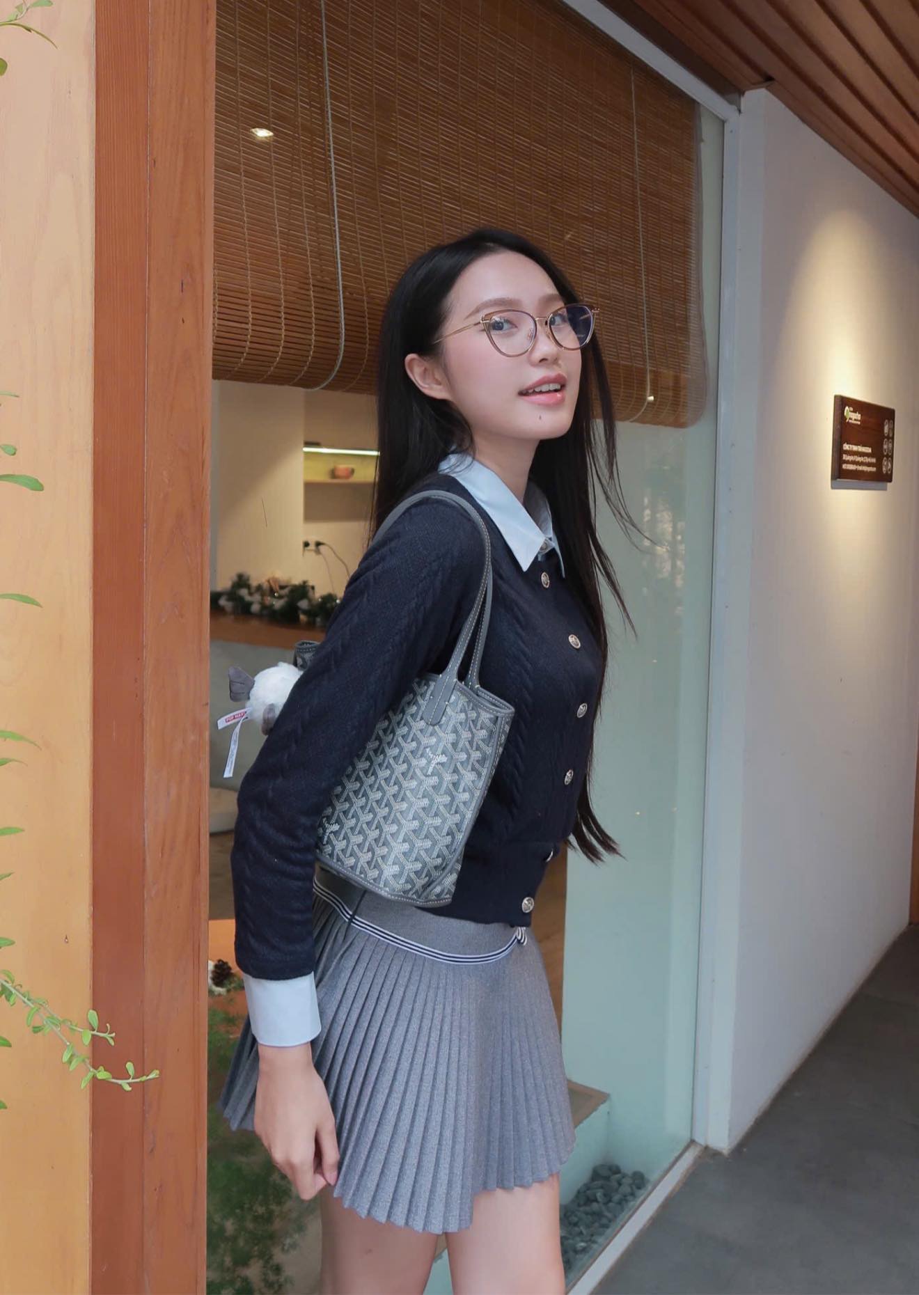 Tiểu thư Hà Thành cưới cầu thủ đình đám: Ở nhà chăm con vẫn kiếm tiền ầm ầm, xây biệt thự "khủng"- Ảnh 1. Tiểu thư Hà Thành cưới cầu thủ đình đám: Ở nhà chăm con vẫn kiếm tiền ầm ầm, xây biệt thự "khủng"- Ảnh 1.