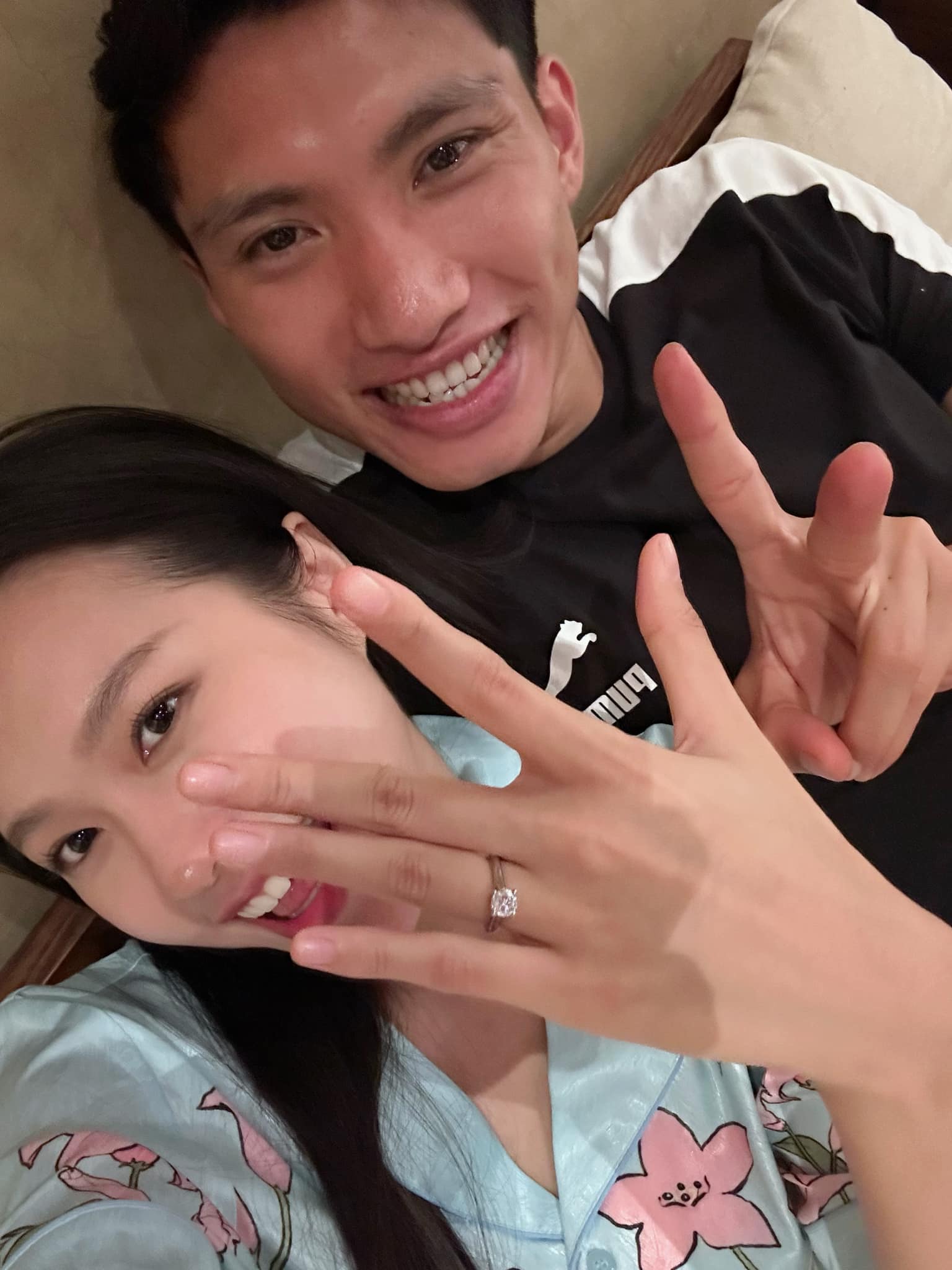 Tiểu thư Hà Thành cưới cầu thủ đình đám: Ở nhà chăm con vẫn kiếm tiền ầm ầm, xây biệt thự "khủng"- Ảnh 2. Tiểu thư Hà Thành cưới cầu thủ đình đám: Ở nhà chăm con vẫn kiếm tiền ầm ầm, xây biệt thự "khủng"- Ảnh 2.
