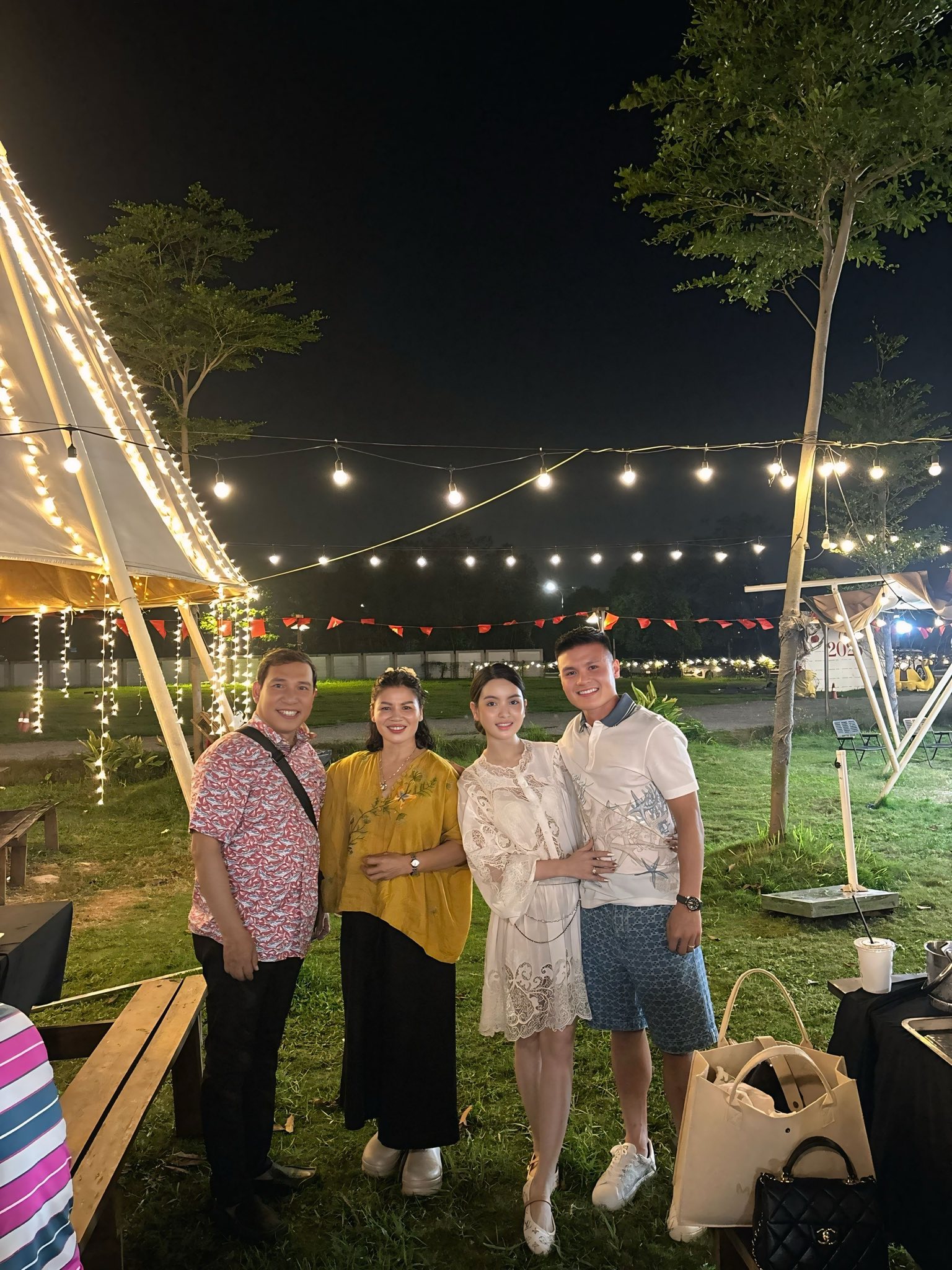 Màn so kè nhan sắc hot nhất đêm: Chu Thanh Huyền tung ảnh cùng Doãn Hải My, quan hệ thế nào sau tuyên bố Màn so kè nhan sắc hot nhất đêm: Chu Thanh Huyền tung ảnh cùng Doãn Hải My, quan hệ thế nào sau tuyên bố