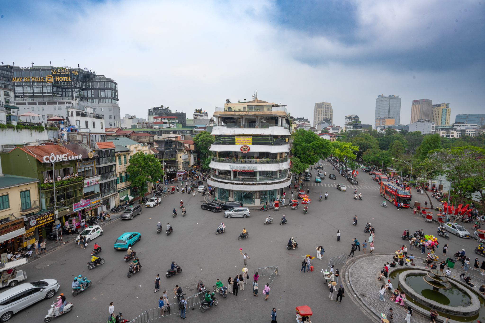 Diện mạo phường nhỏ nhất Việt Nam được sáp nhập với hàng chục phường khác, hình thành khu vực có giá đất đắt đỏ nhất Thủ Đô- Ảnh 8. Diện mạo phường nhỏ nhất Việt Nam được sáp nhập với hàng chục phường khác, hình thành khu vực có giá đất đắt đỏ nhất Thủ Đô- Ảnh 8.