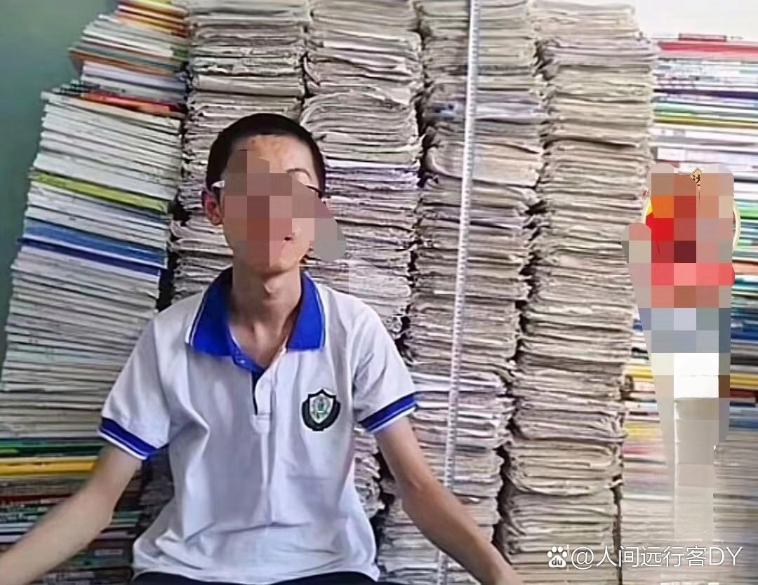 Khoe thành tích suốt 3 năm trung học, nam sinh khiến dân mạng tranh cãi nảy lửa, 1 phụ huynh bình luận câu cực "thấm"!- Ảnh 1. Khoe thành tích suốt 3 năm trung học, nam sinh khiến dân mạng tranh cãi nảy lửa, 1 phụ huynh bình luận câu cực "thấm"!- Ảnh 1.