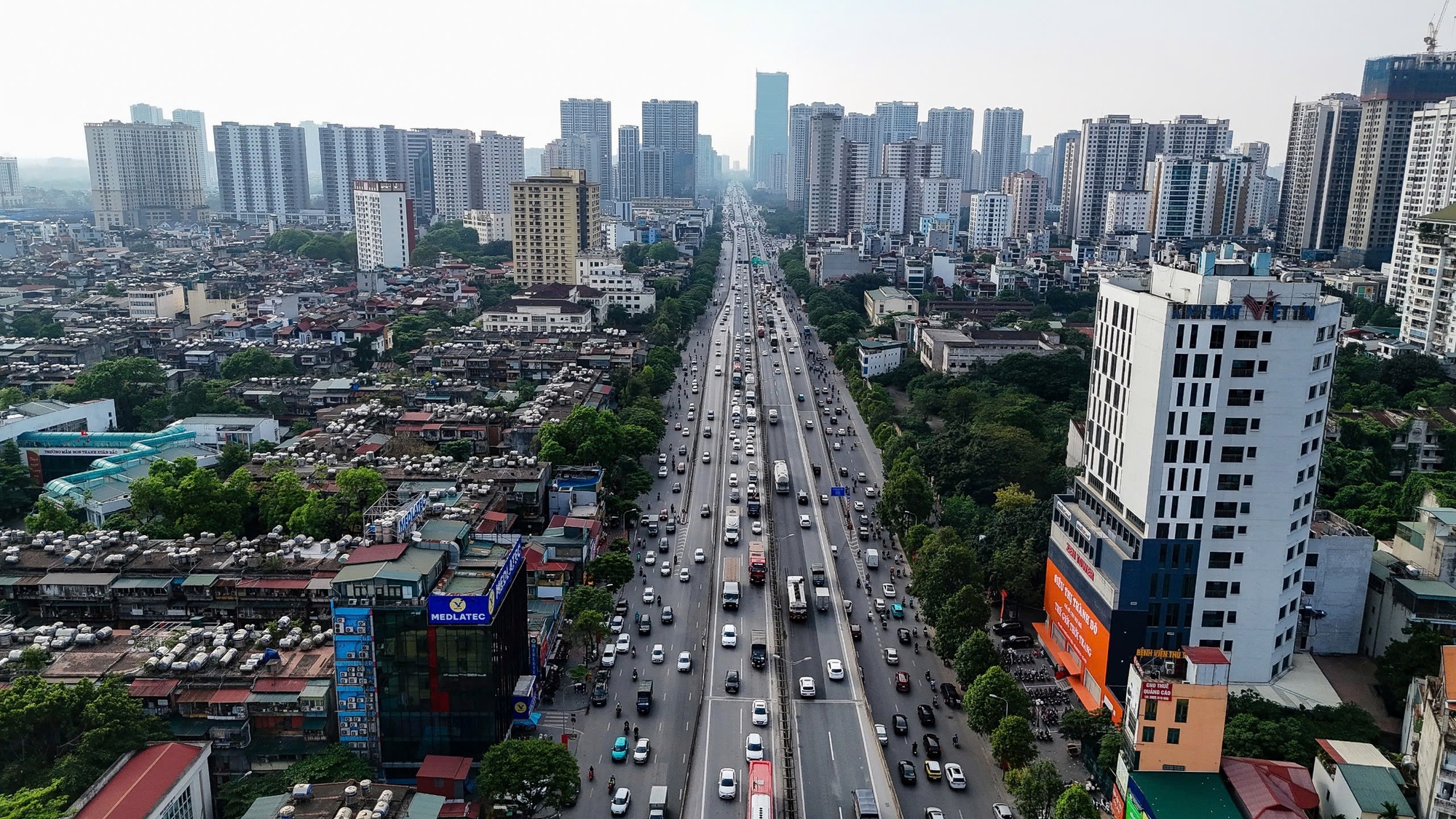 Chưa hết ngày nghỉ lễ, xe ô tô đã ùn ùn trở về Hà Nội, các cửa ngõ thủ đô tắc nghẽn hàng km- Ảnh 8.