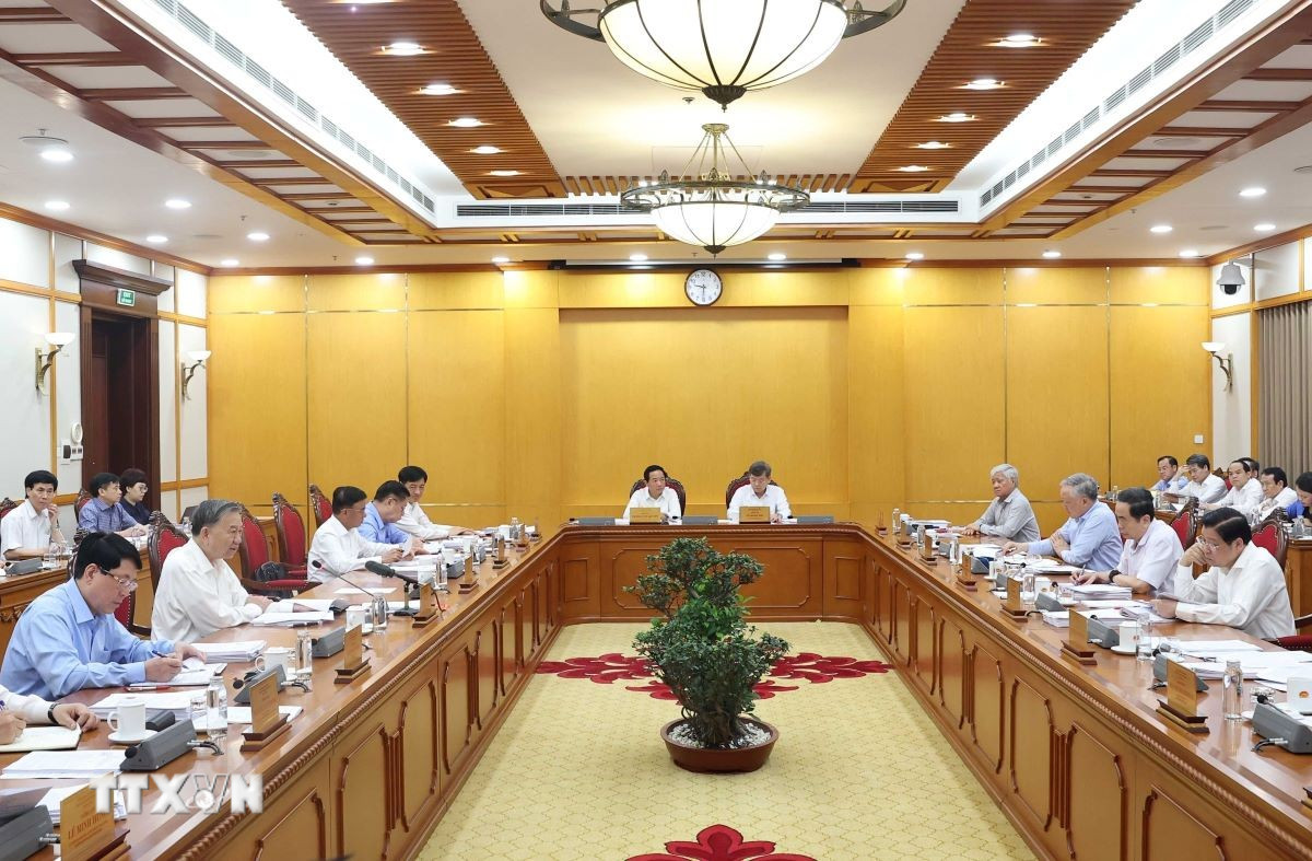 Tổng Bí thư Tô Lâm chủ trì họp về sắp xếp tổ chức bộ máy và đơn vị hành chính các cấp- Ảnh 2. Tổng Bí thư Tô Lâm chủ trì họp về sắp xếp tổ chức bộ máy và đơn vị hành chính các cấp- Ảnh 2.