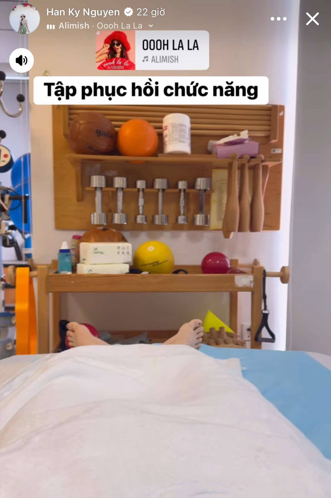 Bị sốc vì gãy xương đùi trên sân pickleball, Kỳ Hân - vợ Mạc Hồng Quân cập nhật tình hình hiện tại- Ảnh 1. Bị sốc vì gãy xương đùi trên sân pickleball, Kỳ Hân - vợ Mạc Hồng Quân cập nhật tình hình hiện tại- Ảnh 1.