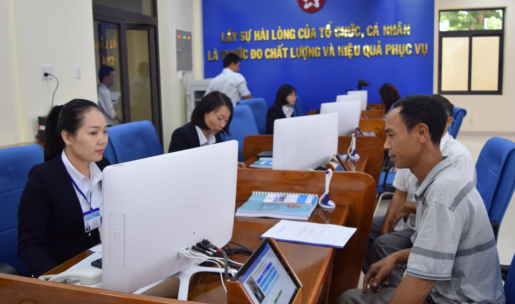 Từ 1/7, thủ tục đã nộp ở cấp huyện nhưng chưa xong thì giải quyết như thế nào?- Ảnh 1. Từ 1/7, thủ tục đã nộp ở cấp huyện nhưng chưa xong thì giải quyết như thế nào?- Ảnh 1.