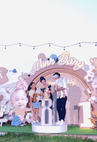 Hoà Minzy xinh đẹp tụ tập cùng hội bạn thân làng bóng đá, từng vay tiền Văn Hậu làm MV nay đã trả hết chưa?- Ảnh 2. Hoà Minzy xinh đẹp tụ tập cùng hội bạn thân làng bóng đá, từng vay tiền Văn Hậu làm MV nay đã trả hết chưa?- Ảnh 2.