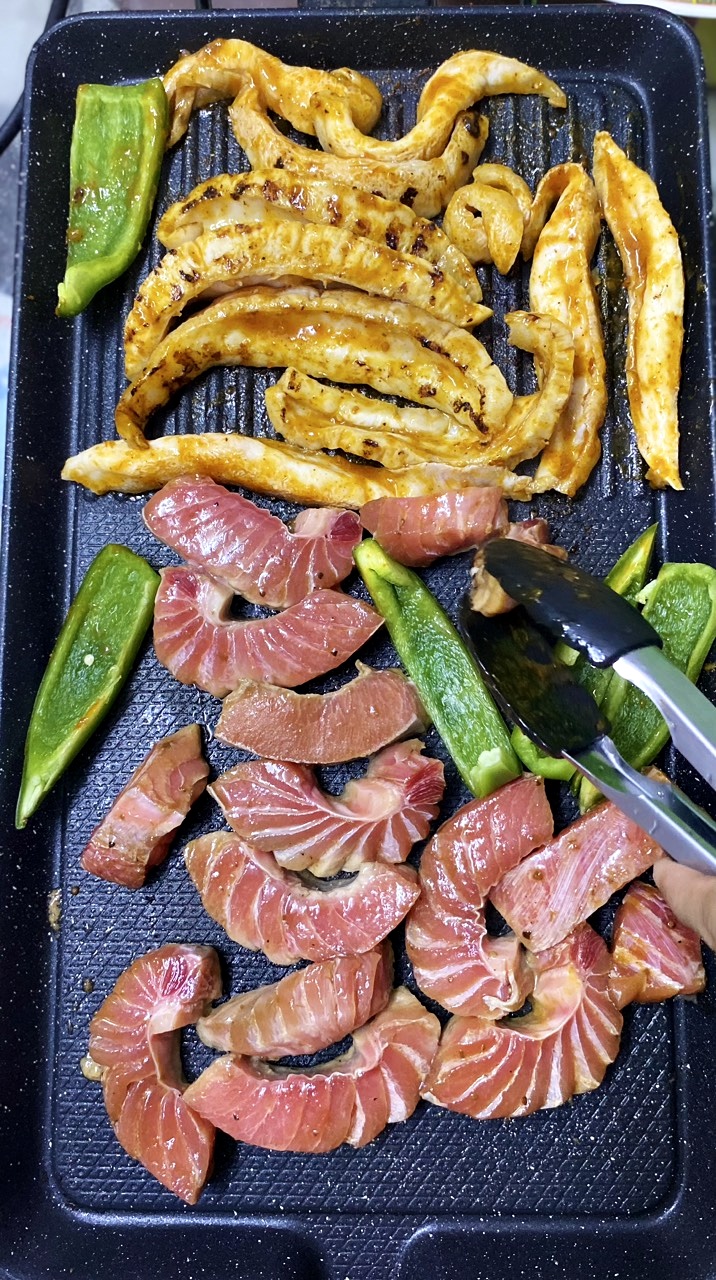Tưởng ký sinh trùng nhưng đây lại là bộ phận độc lạ ít người biết của cá ngừ, giá cực rẻ mà ăn ngon miễn chê- Ảnh 3. Tưởng ký sinh trùng nhưng đây lại là bộ phận độc lạ ít người biết của cá ngừ, giá cực rẻ mà ăn ngon miễn chê- Ảnh 3.