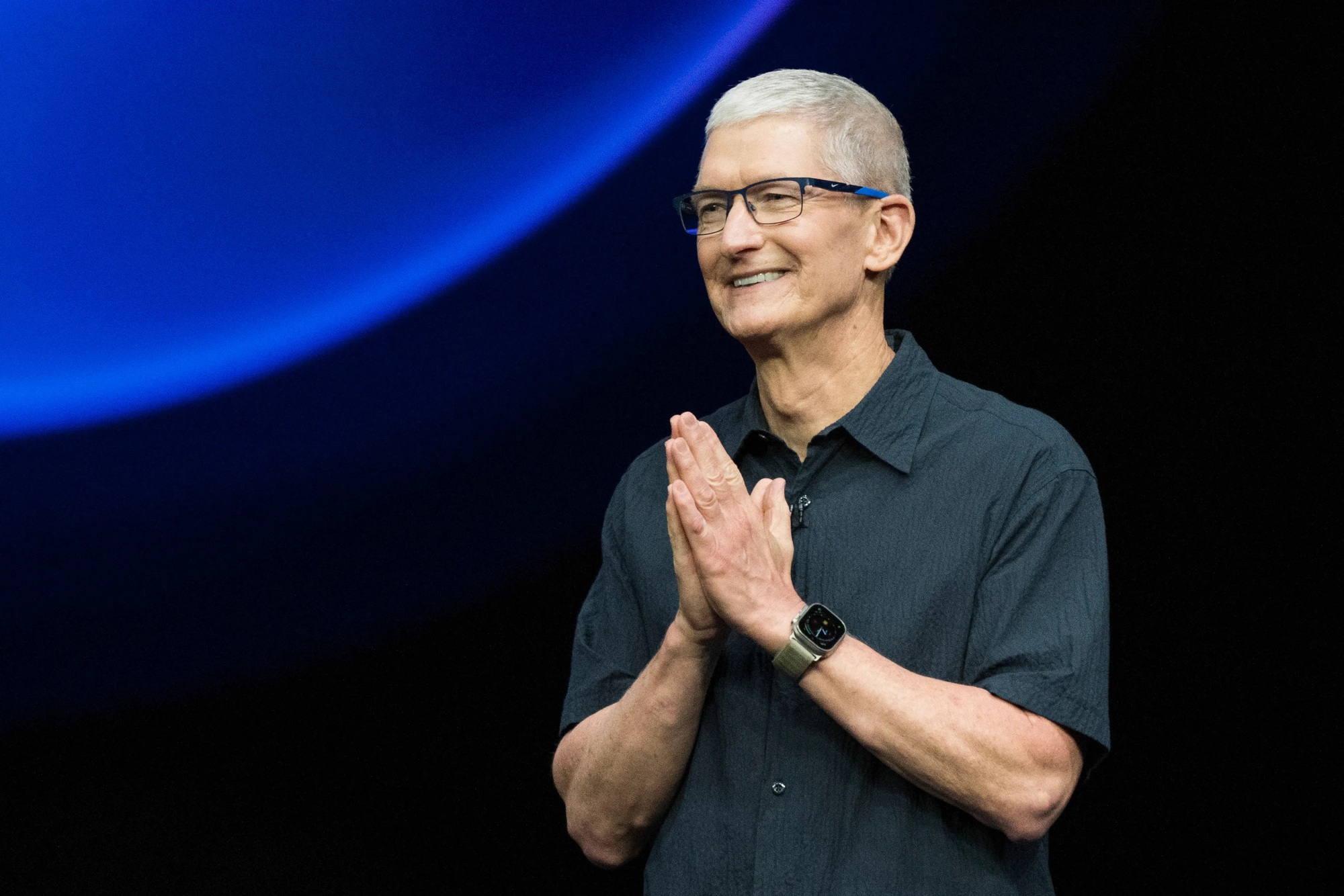 Tim Cook: Dù Apple nộp gần 1 tỷ USD thuế, iPhone vẫn chưa tăng giá- Ảnh 1. Tim Cook: Dù Apple nộp gần 1 tỷ USD thuế, iPhone vẫn chưa tăng giá- Ảnh 1.