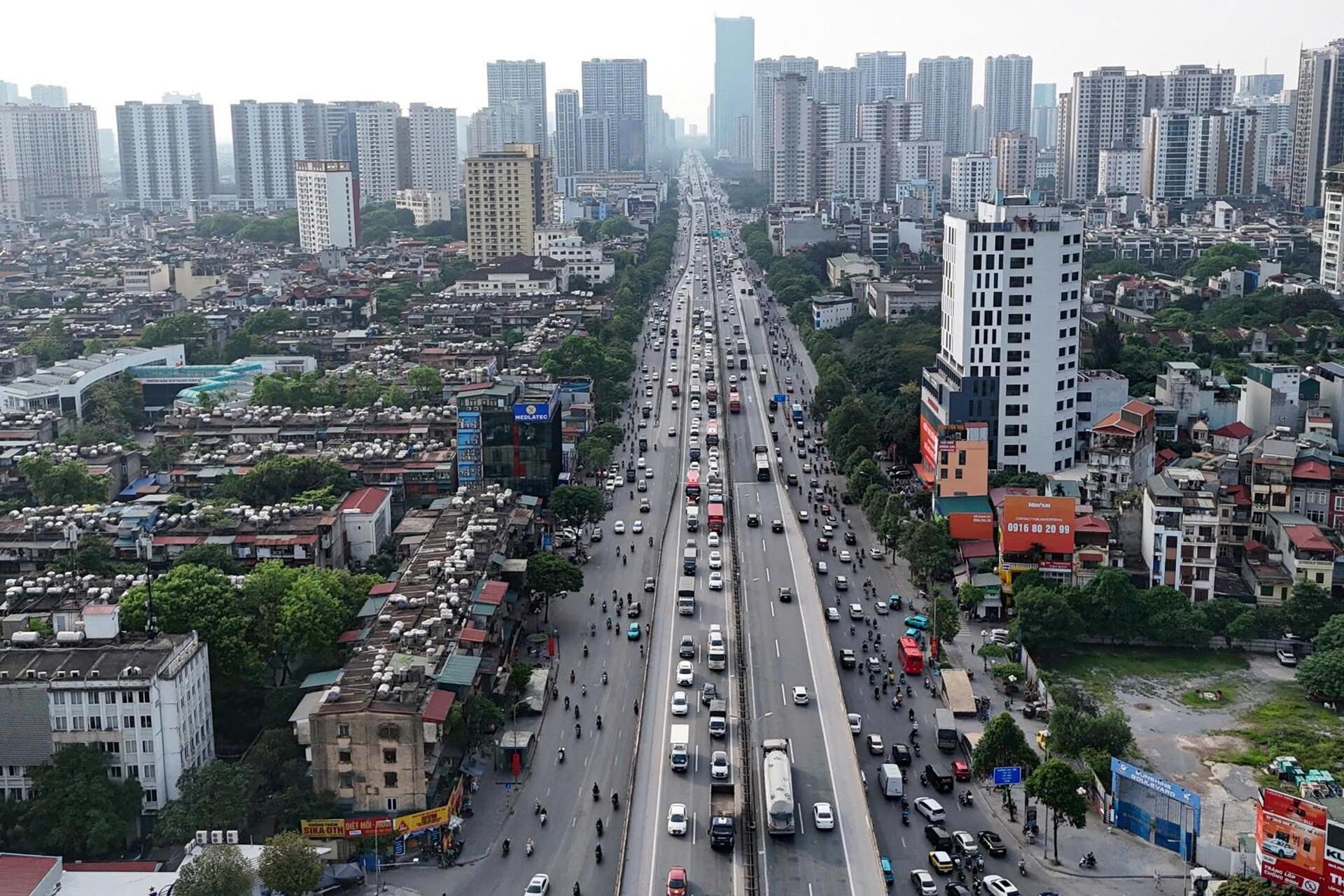 Người dân quay lại Hà Nội sớm, cao tốc Pháp Vân - Cầu Giẽ ùn ứ hơn 5km- Ảnh 8. Người dân quay lại Hà Nội sớm, cao tốc Pháp Vân - Cầu Giẽ ùn ứ hơn 5km- Ảnh 8.