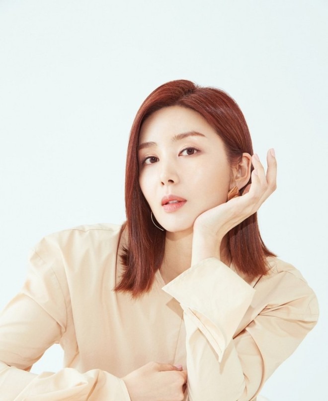 Cuộc sống không ngờ của "ác nữ" Bản Tình Ca Mùa Đông làm dâu tài phiệt- Ảnh 1. Cuộc sống không ngờ của "ác nữ" Bản Tình Ca Mùa Đông làm dâu tài phiệt- Ảnh 1.